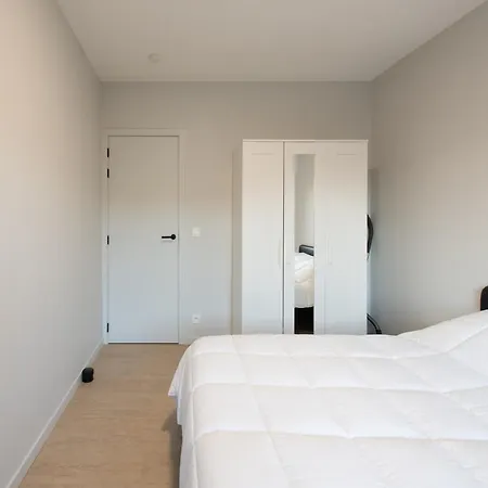 2-bedroom In Apartment *